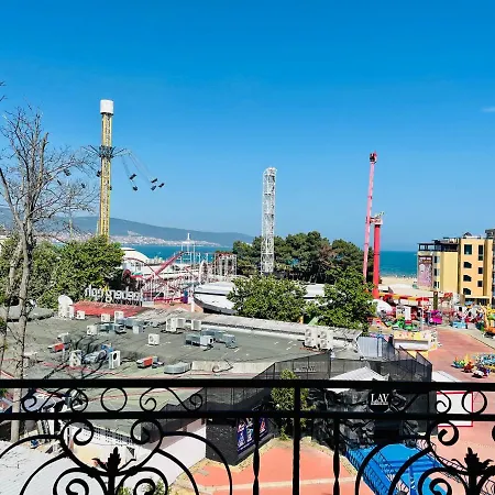 Luxury Whit Sea View At Sunny Apartament